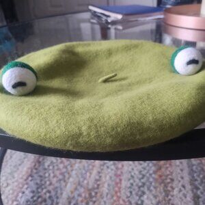 Frog beret